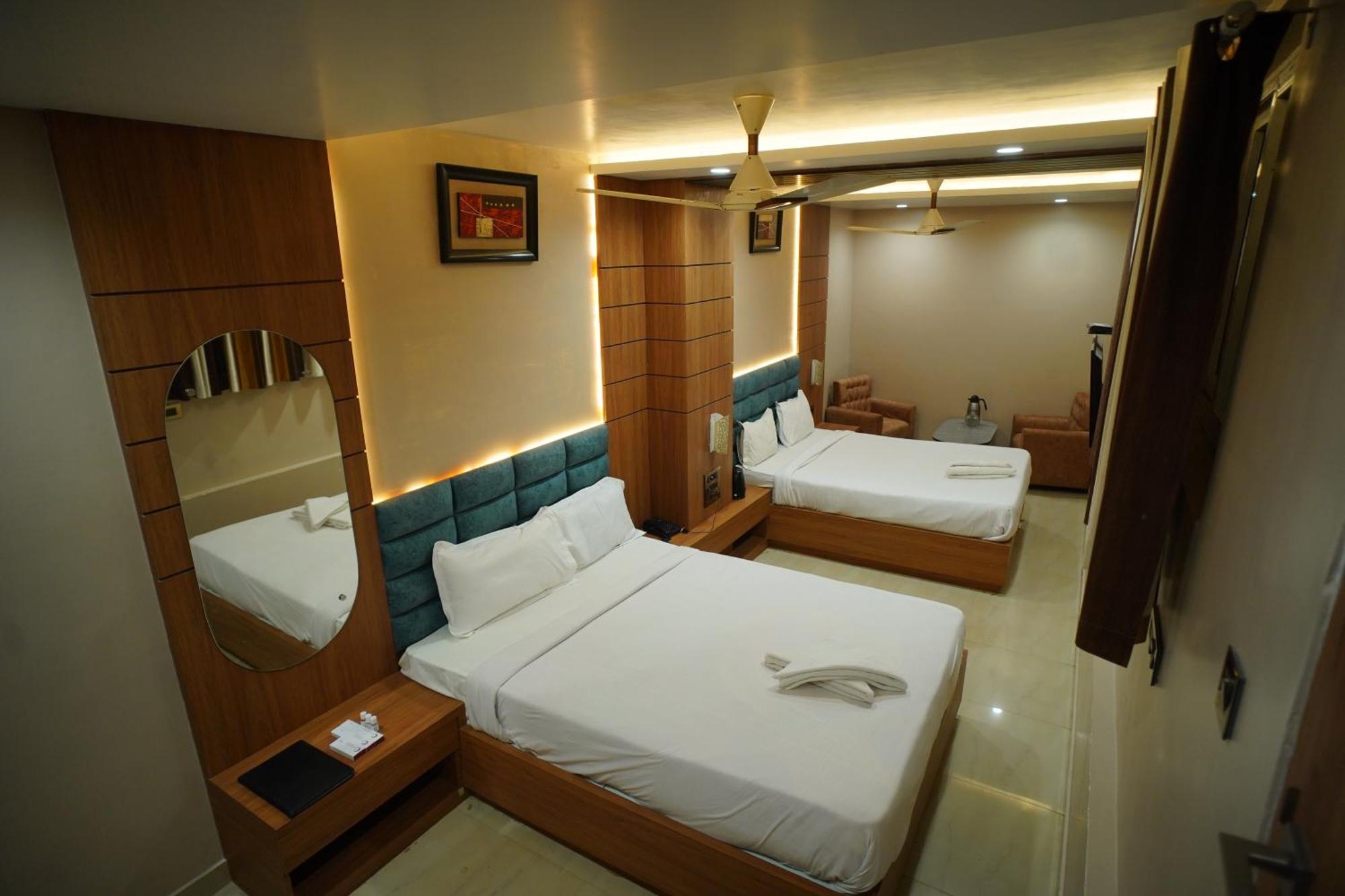 Hotel New Grand Deoghar Kültér fotó