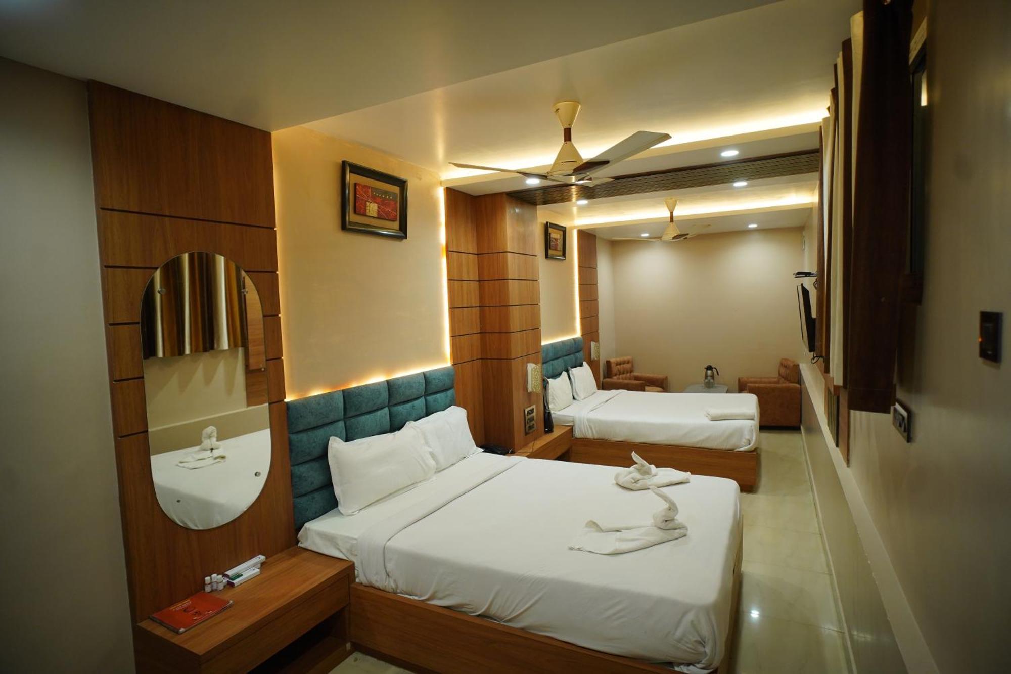 Hotel New Grand Deoghar Kültér fotó