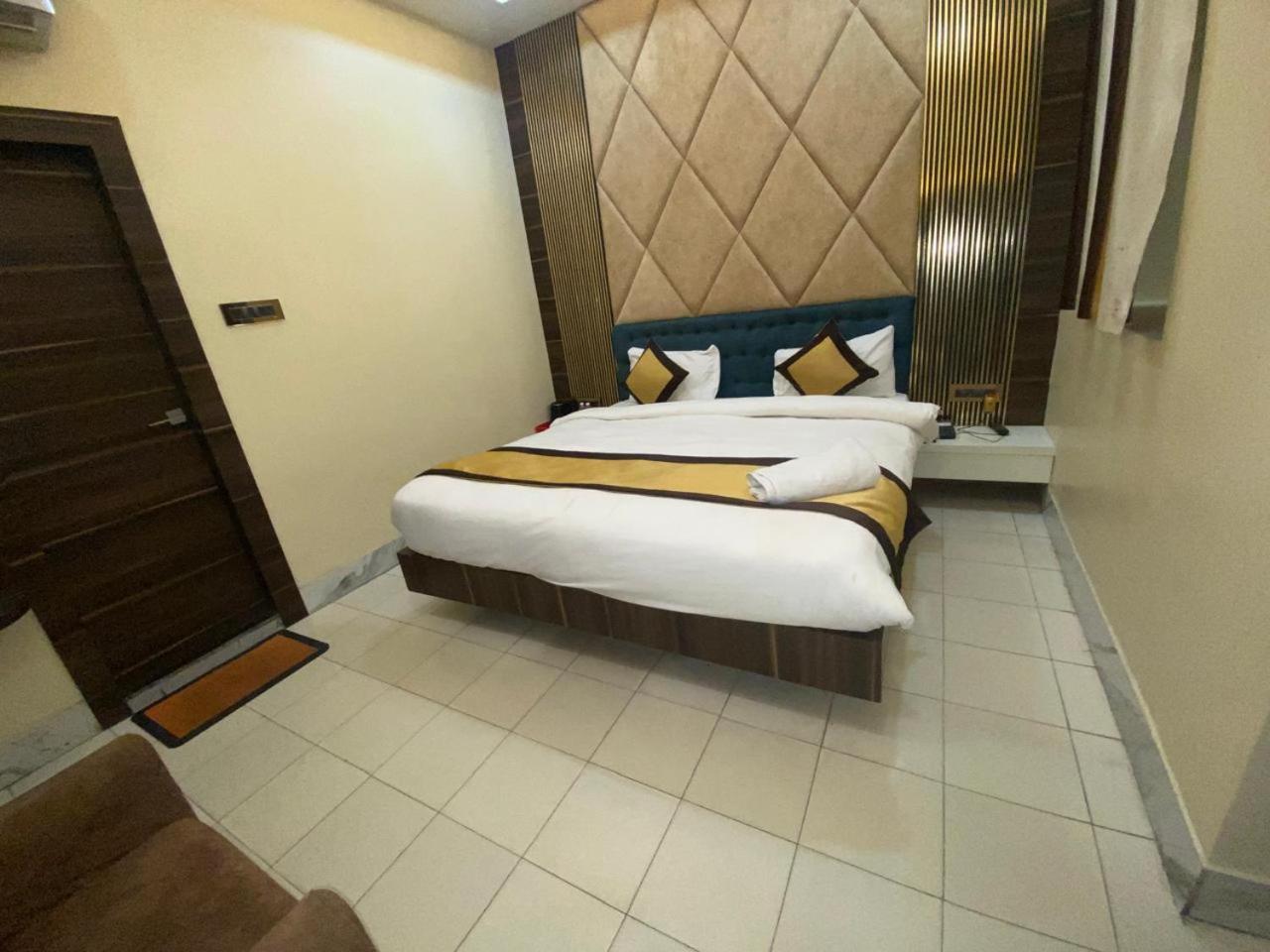 Hotel New Grand Deoghar Kültér fotó