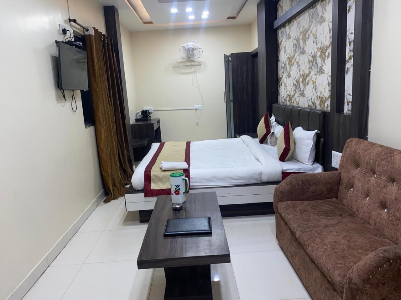 Hotel New Grand Deoghar Kültér fotó