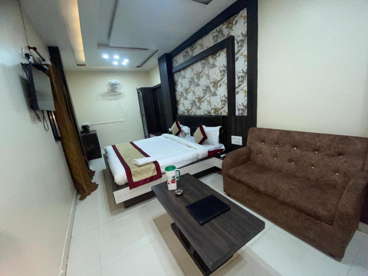 Hotel New Grand Deoghar Kültér fotó